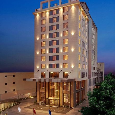 Doubletree By Hilton Waranasi Zewnętrze zdjęcie