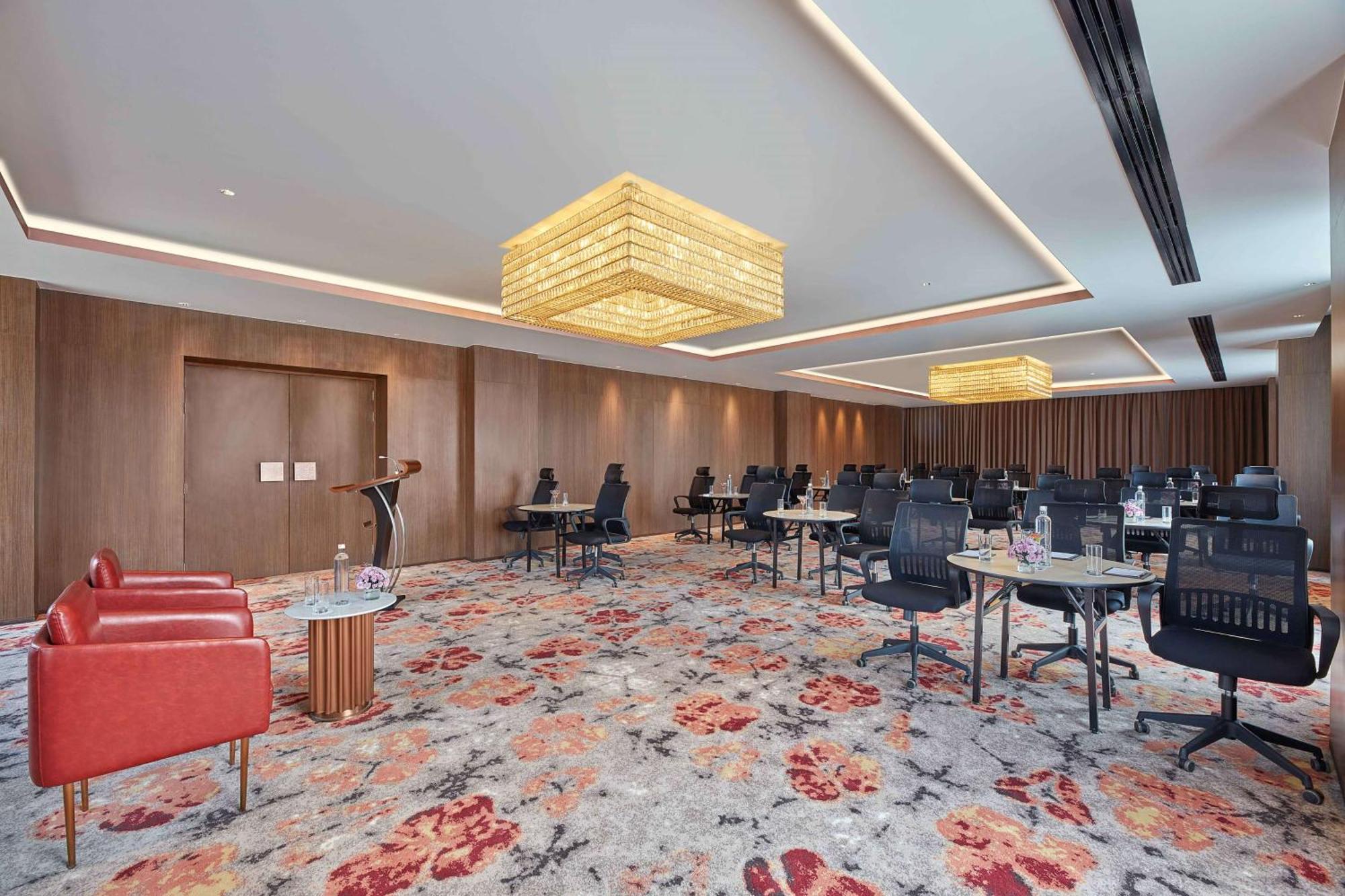 Doubletree By Hilton Waranasi Zewnętrze zdjęcie