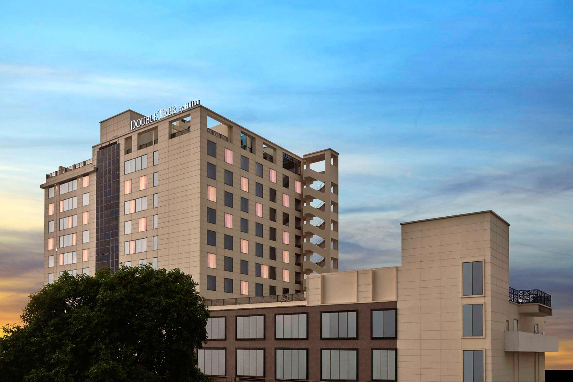 Doubletree By Hilton Waranasi Zewnętrze zdjęcie