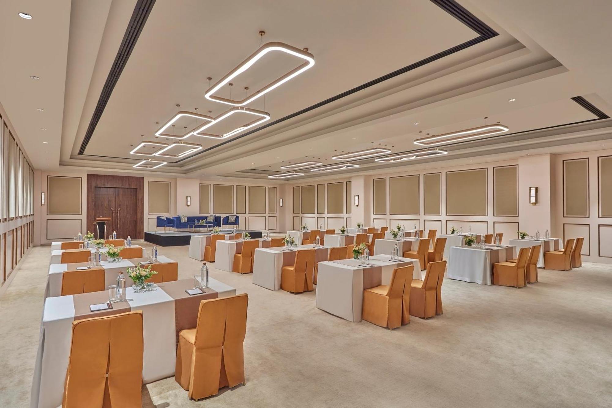 Doubletree By Hilton Waranasi Zewnętrze zdjęcie